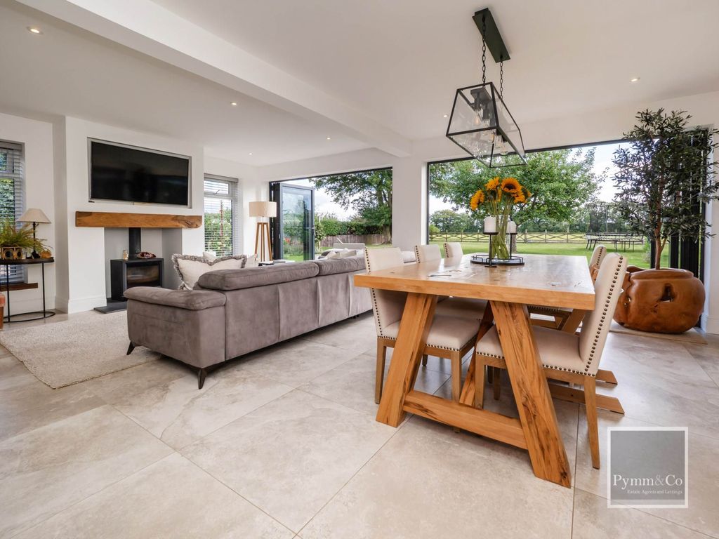 Property photo 2 of 28