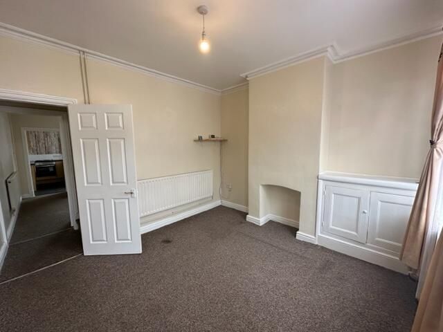 Property photo 1 of 7 Lounge