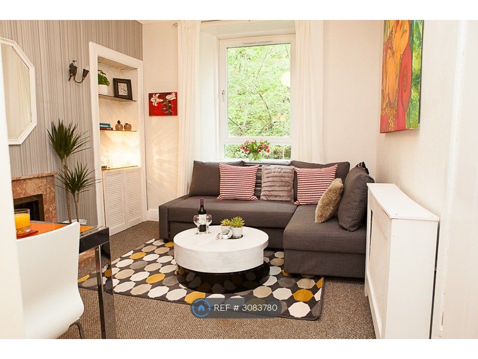Property photo 1 of 7 Lounge