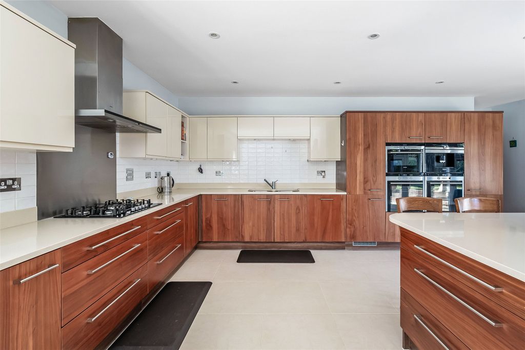 Property photo 2 of 16 Kitchen