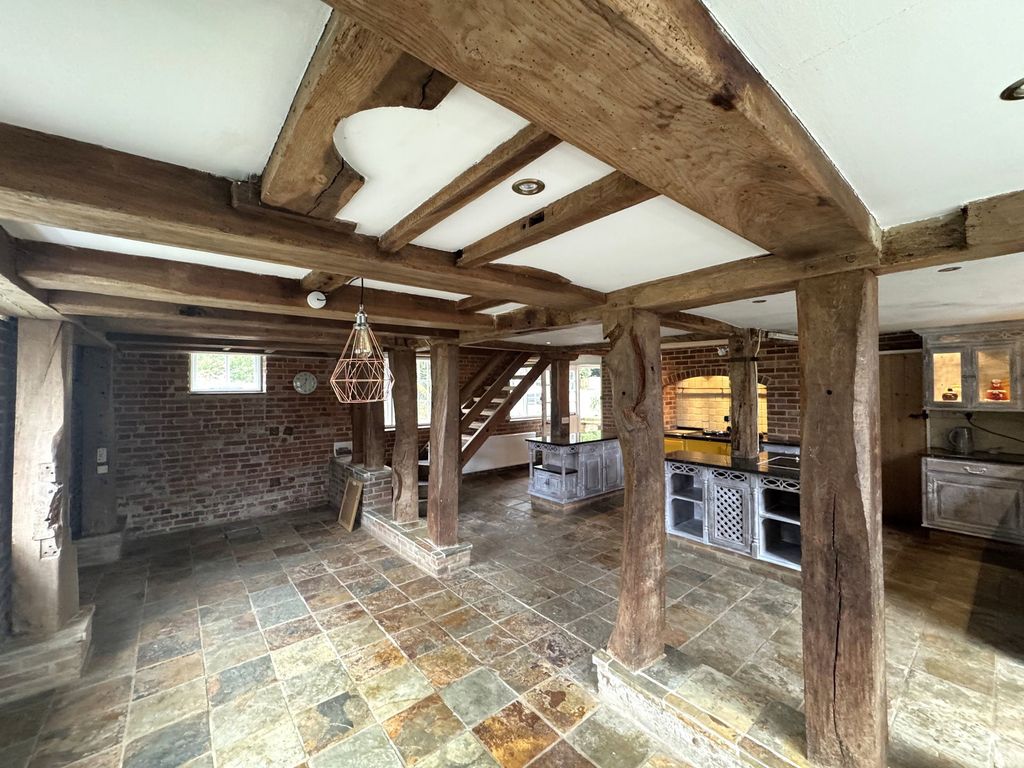 Property photo 3 of 21