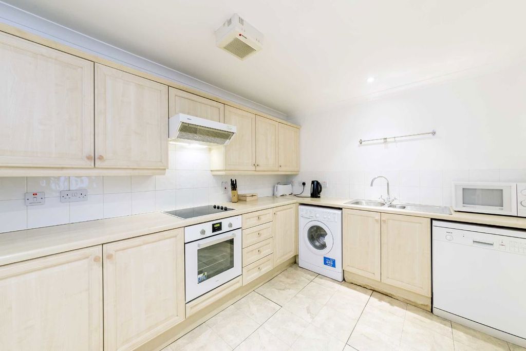 Property photo 3 of 8