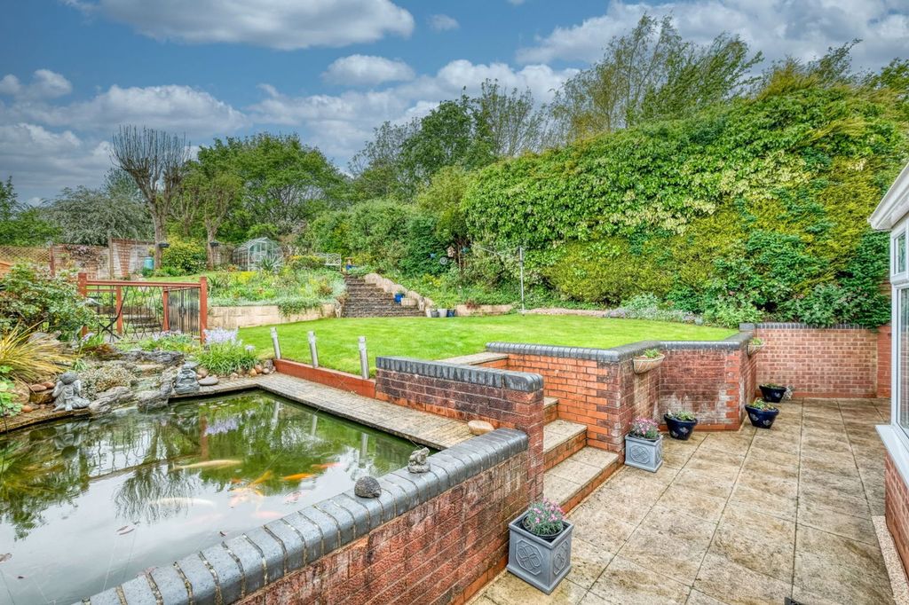 Property photo 2 of 23