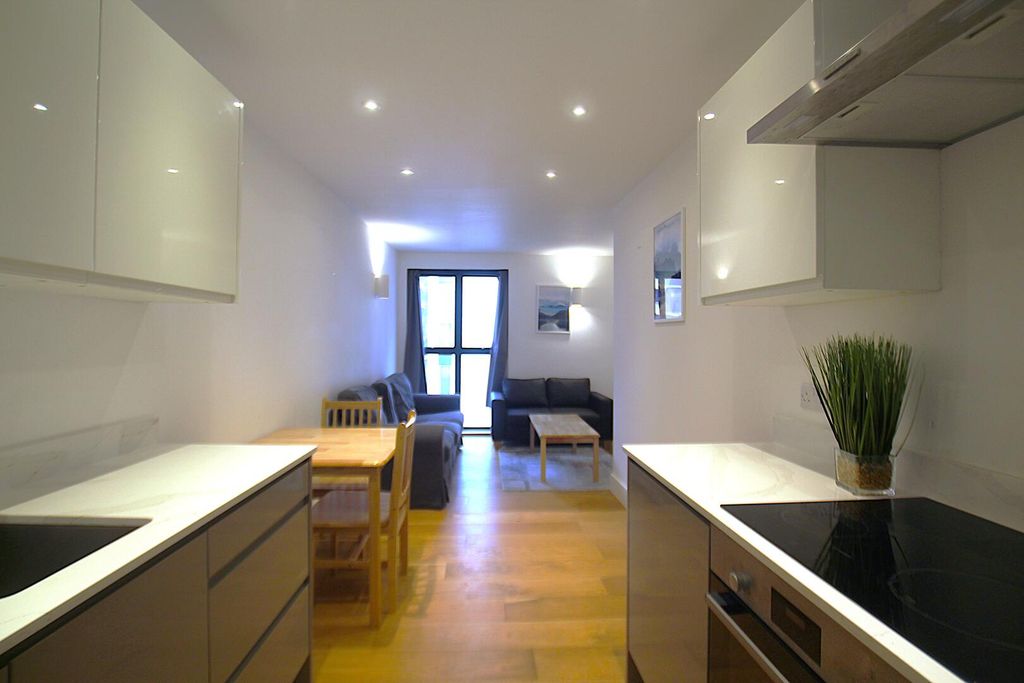 Property photo 3 of 7 Kitchen