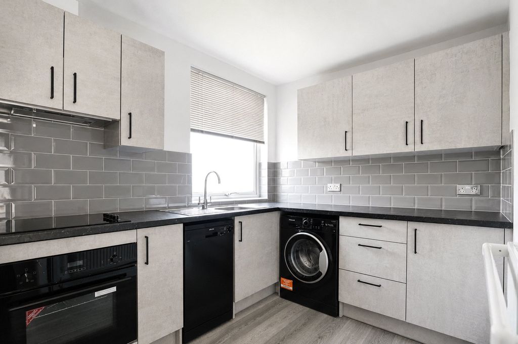 Property photo 2 of 12 Picture No. 04