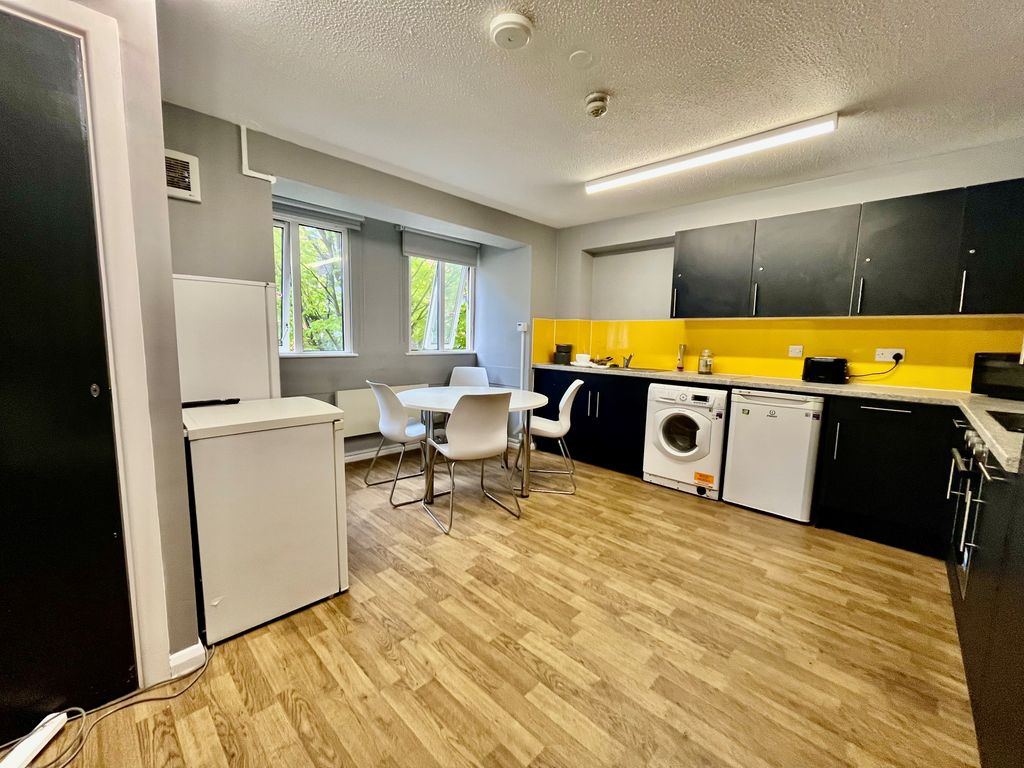 Property photo 2 of 5 Image