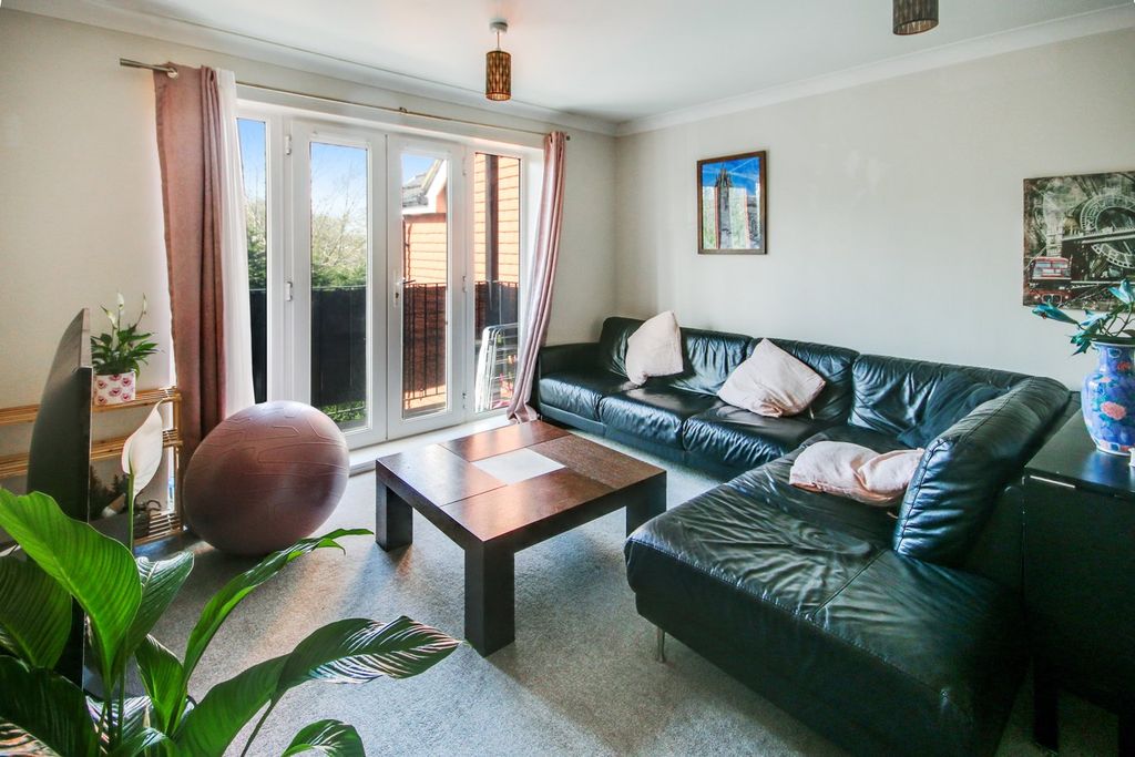 Property photo 3 of 12