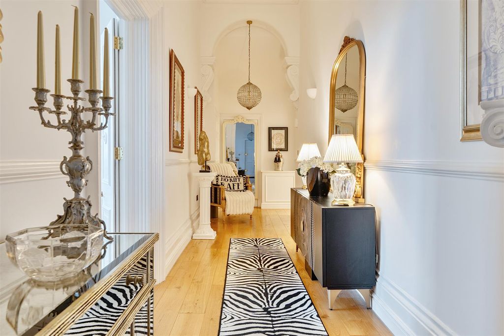 Property photo 3 of 20 Hall