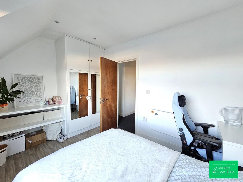 Property photo 3 of 10 Bedroom