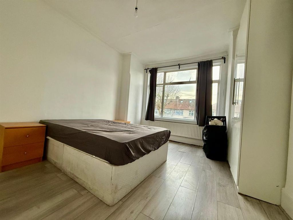 Property photo 2 of 7 Photo 2.Jpg