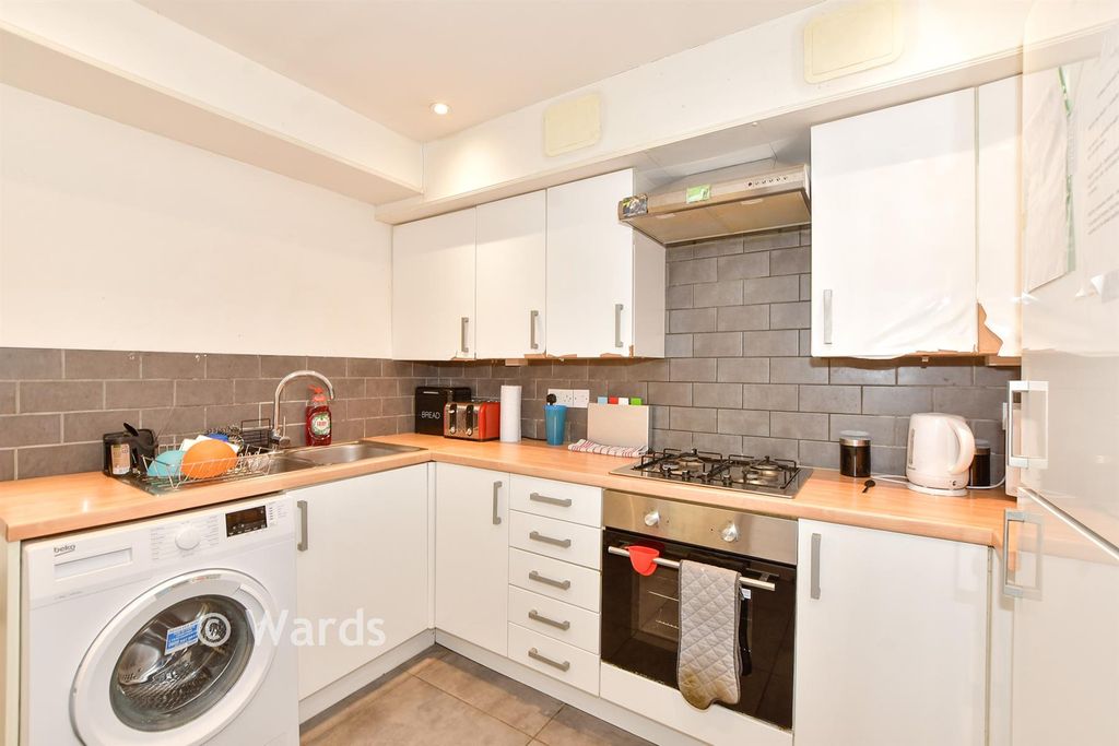 Property photo 3 of 13 Kitchen