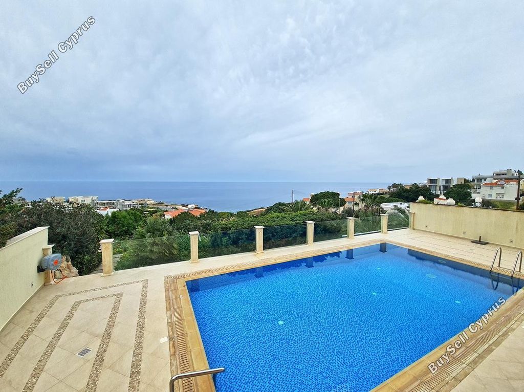Property photo 2 of 147