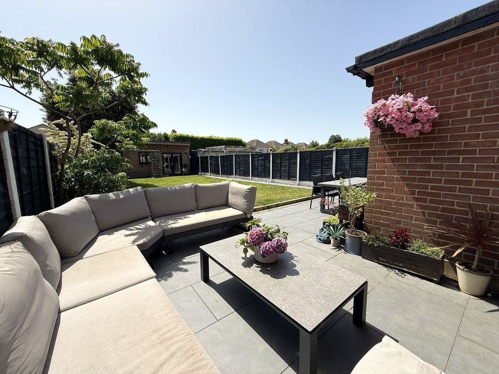 Property photo 3 of 42