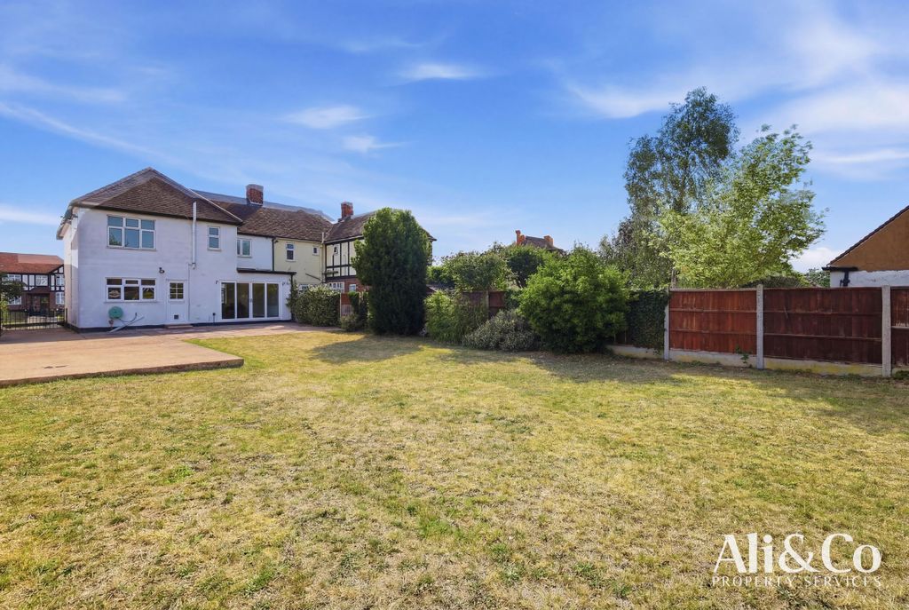 Property photo 2 of 30