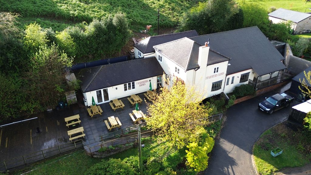 Property photo 2 of 19