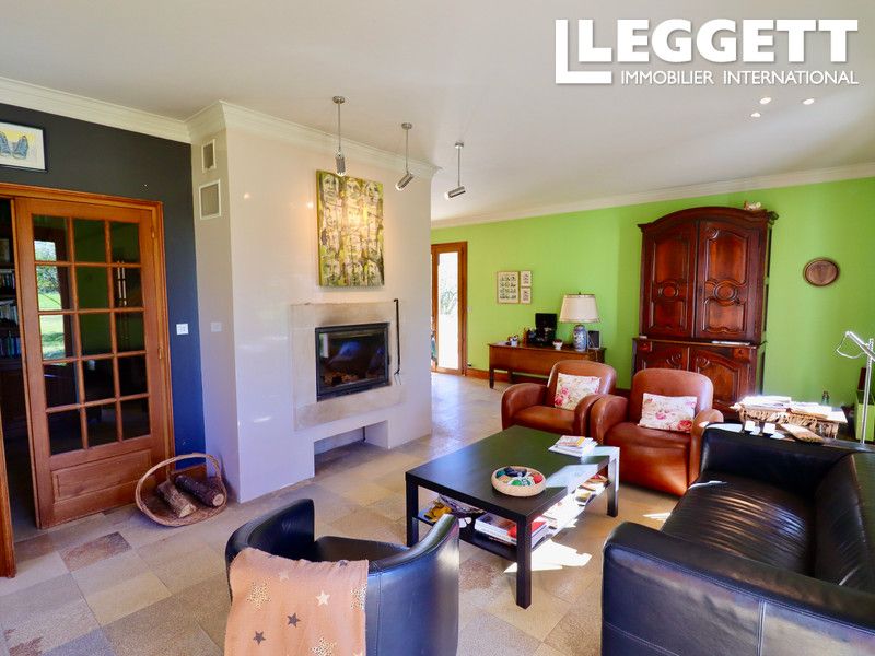 Property photo 3 of 10