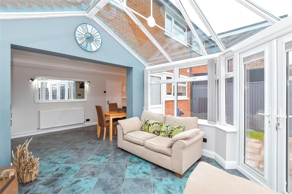 Property photo 2 of 12 Conservatory Area