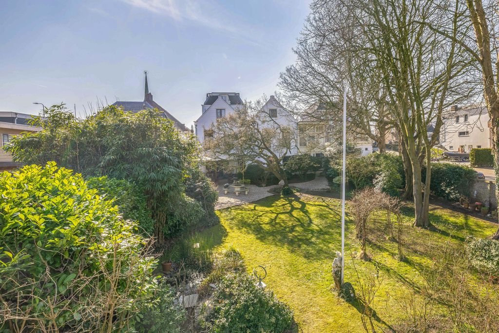 Property photo 2 of 73