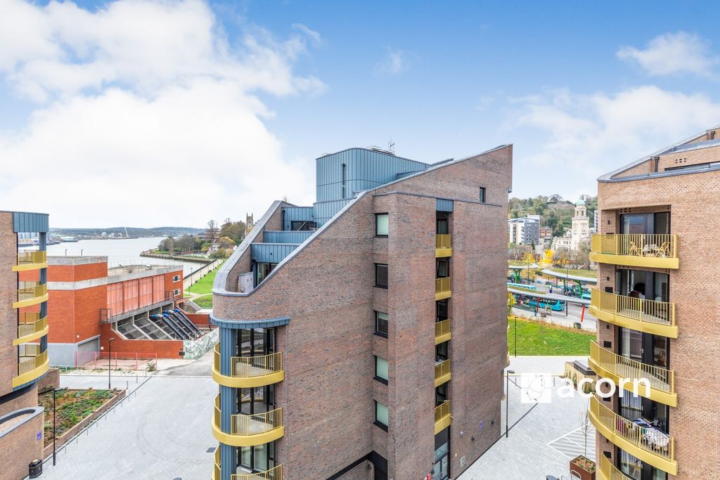 Property photo 1 of 9 21_Starlet_Wharf-13