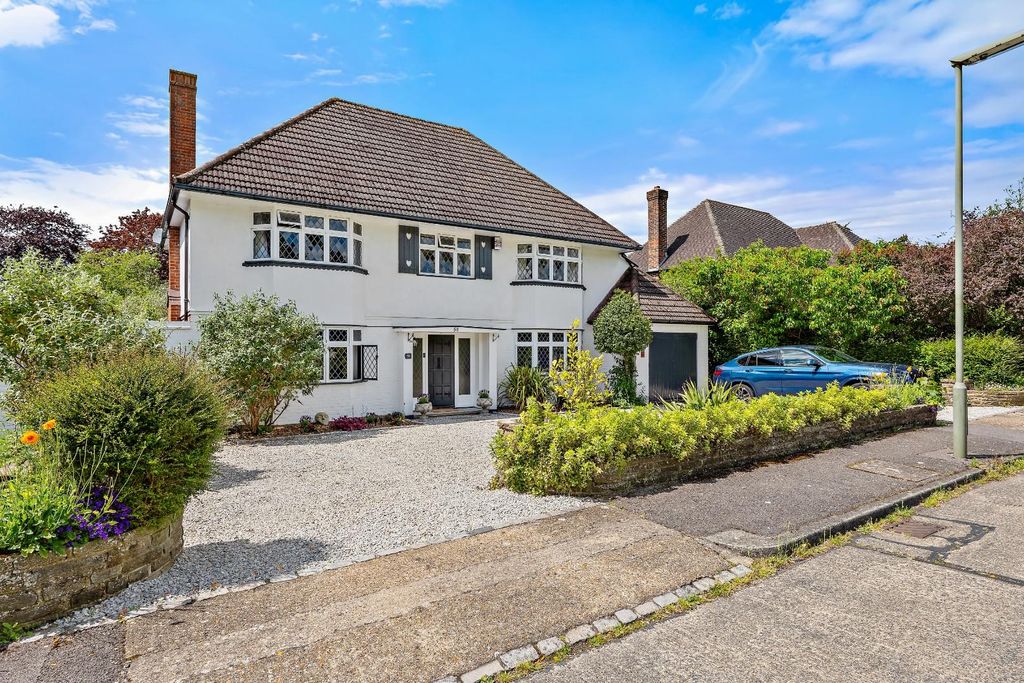 Property photo 1 of 42 Longdown Lane North