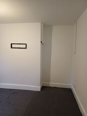 Property photo 3 of 17 Lounge