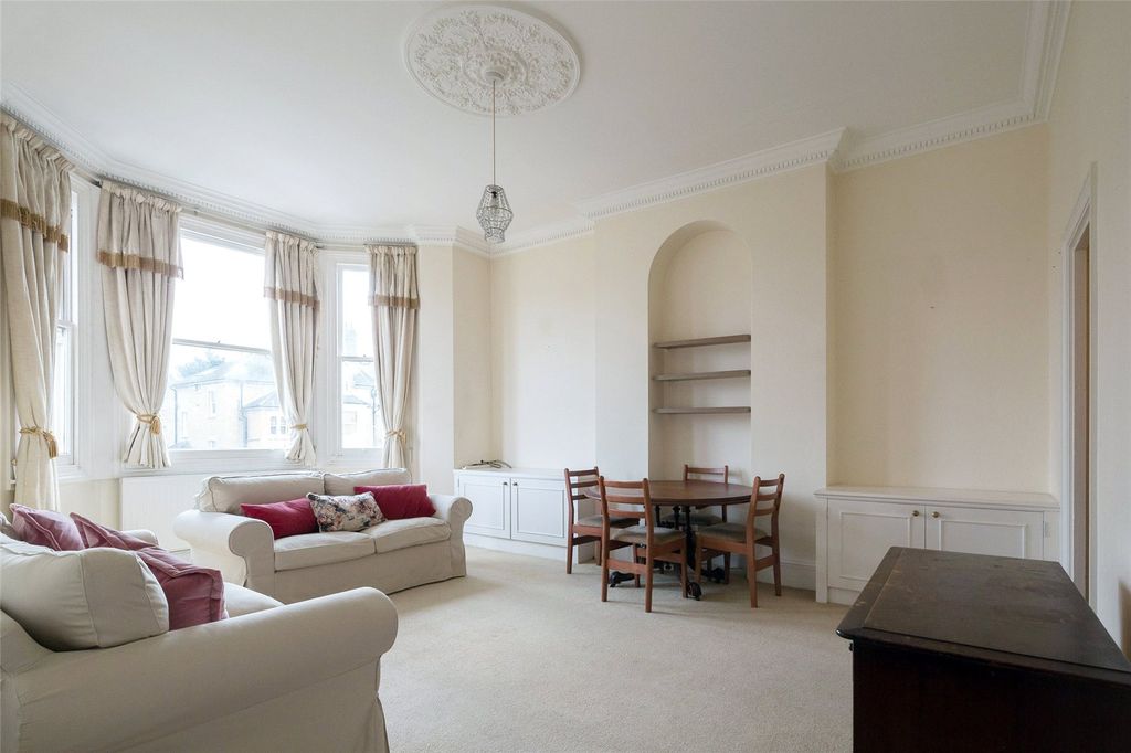 Property photo 2 of 7 Picture No. 10