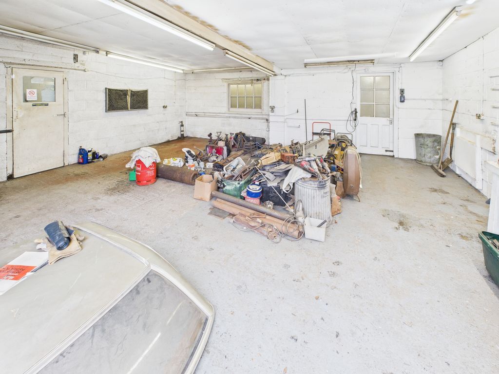 Property photo 3 of 5