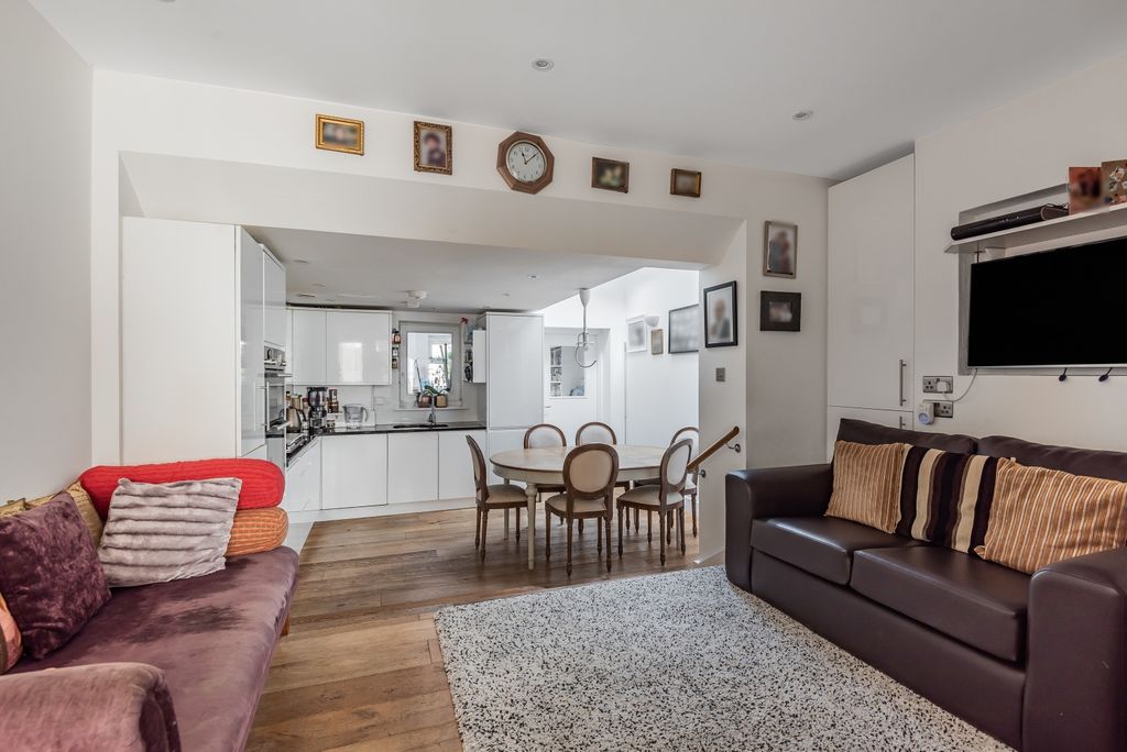 Property photo 3 of 20 Reception Room