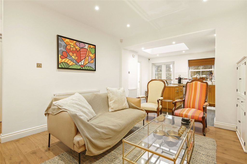 Property photo 3 of 10 Picture No. 02