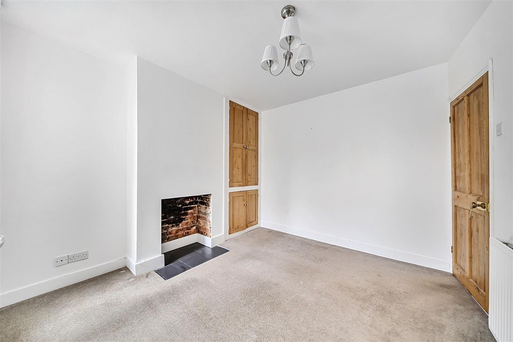 Property photo 3 of 12 1418936-8-69984F987A246.Jpg