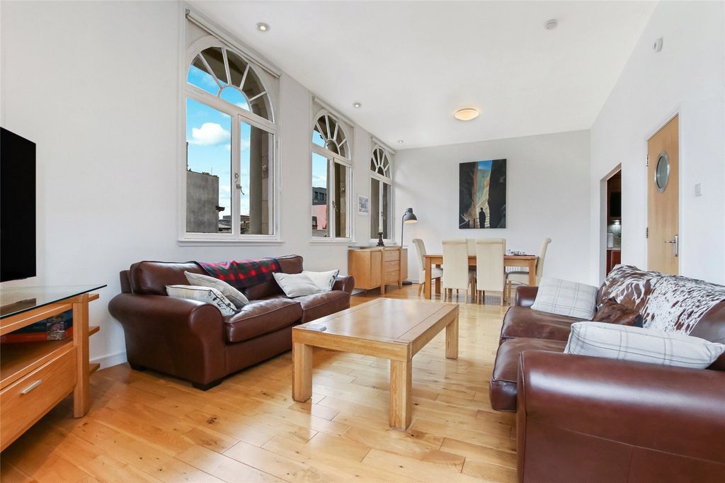Property photo 2 of 24 Picture No. 34