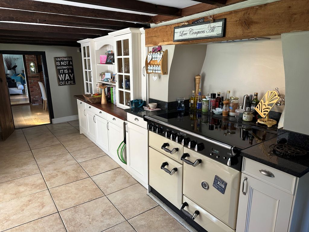 Property photo 3 of 20