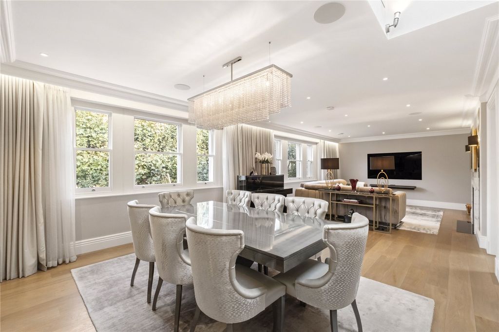 Property photo 3 of 21 Reception / Dining