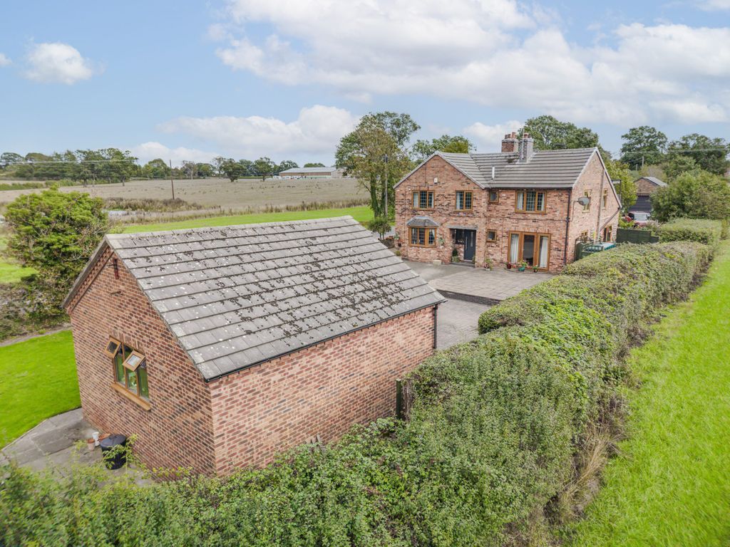 Property photo 1 of 45 112Broadlane-5