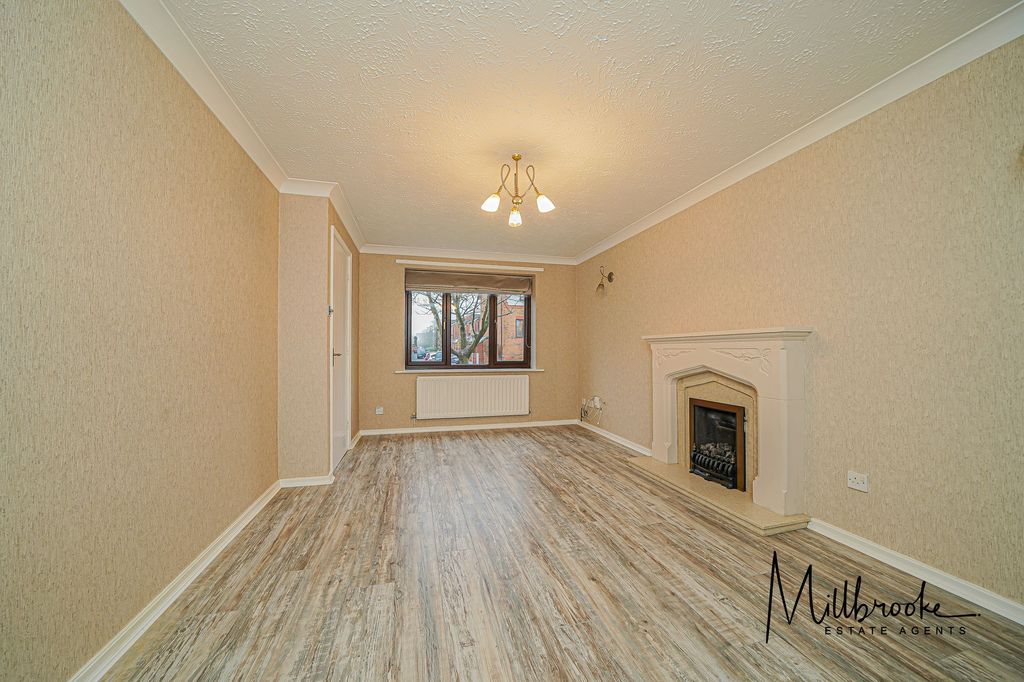 Property photo 3 of 23