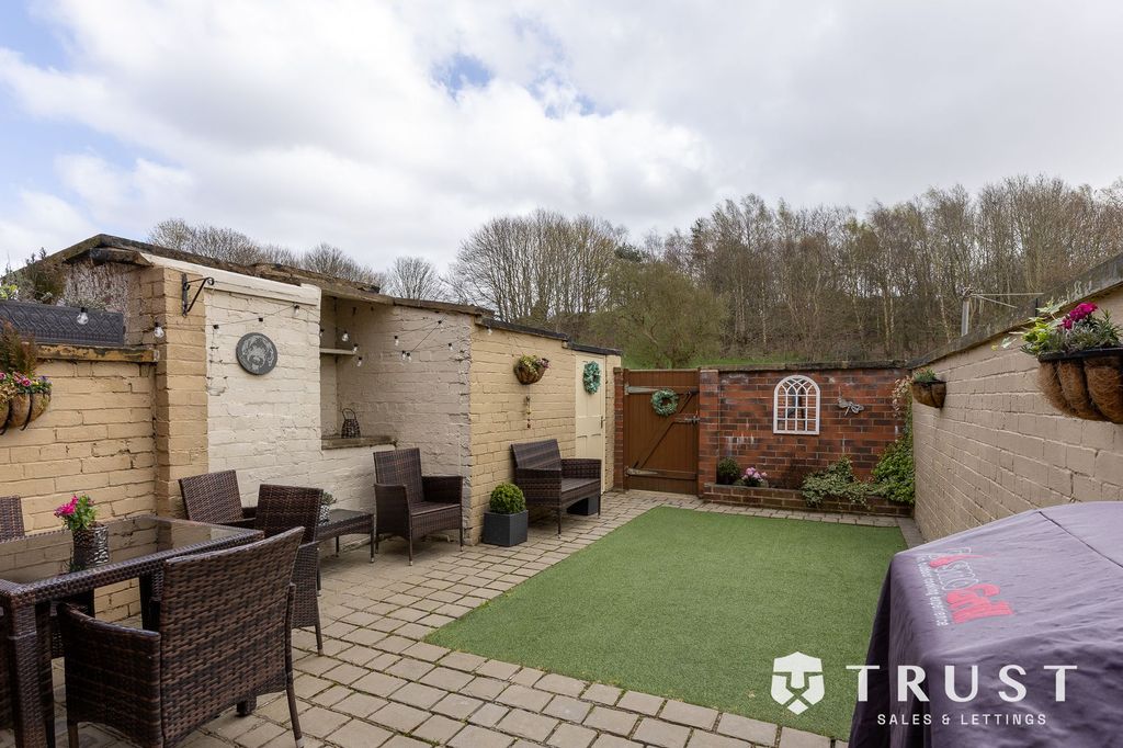 Property photo 2 of 41