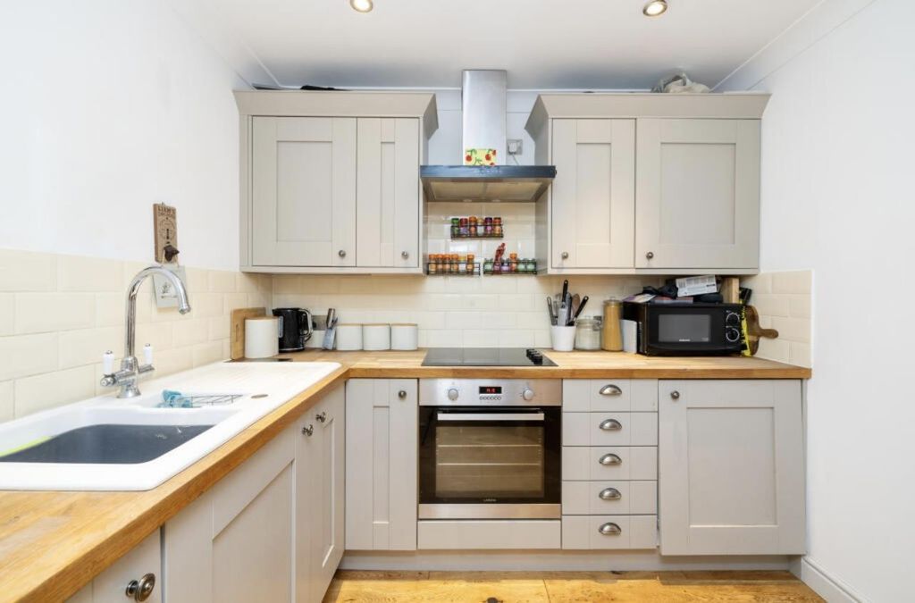 Property photo 3 of 12 Image00005.Jpeg