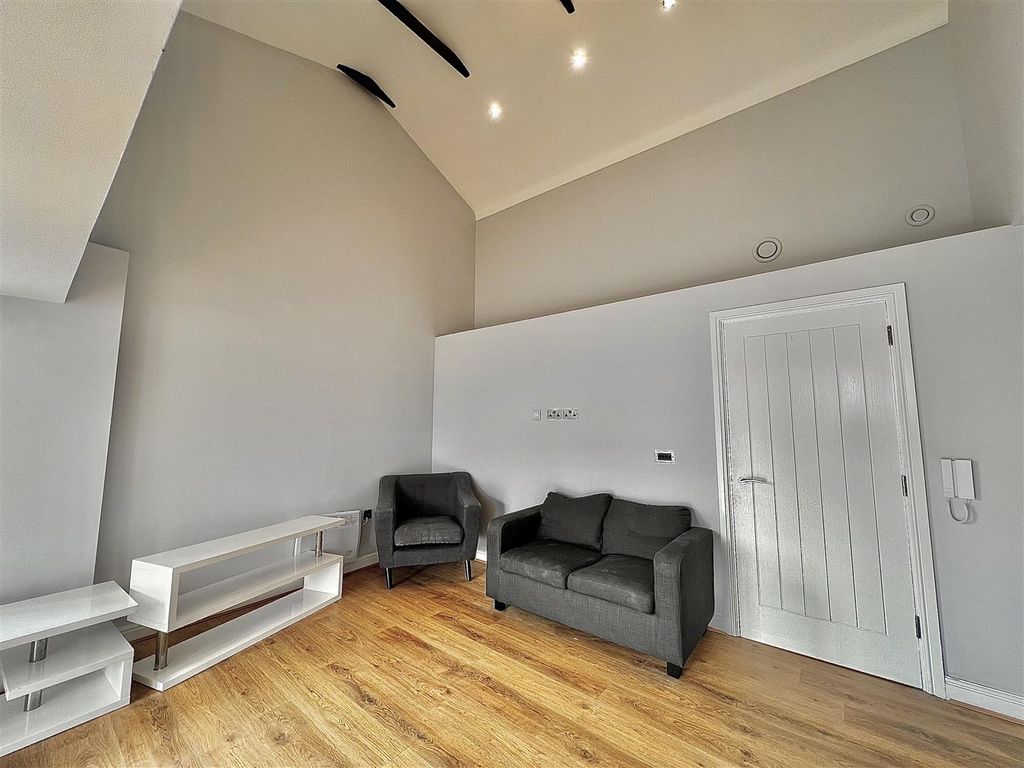 Property photo 3 of 9 Img_8632.Jpg