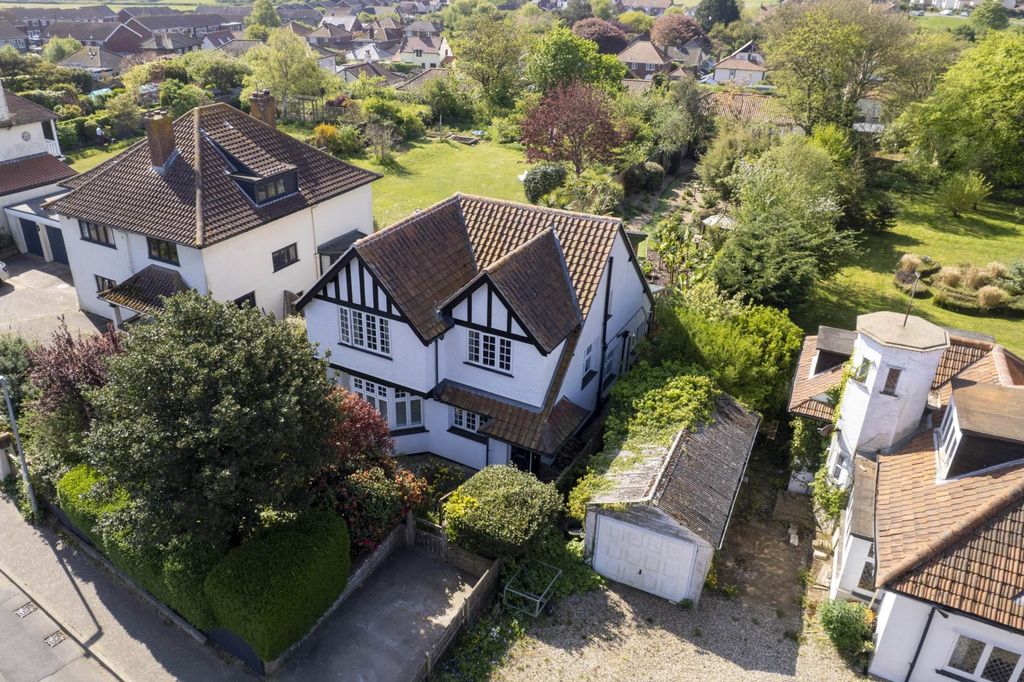 Property photo 1 of 27