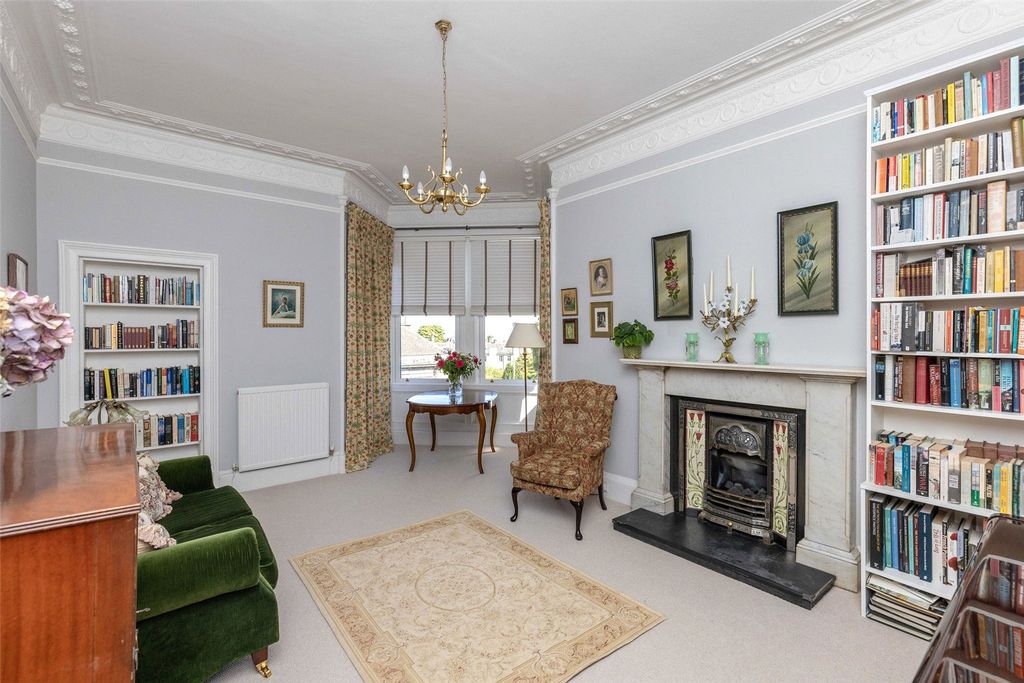 Property photo 2 of 19 East Trinity Road