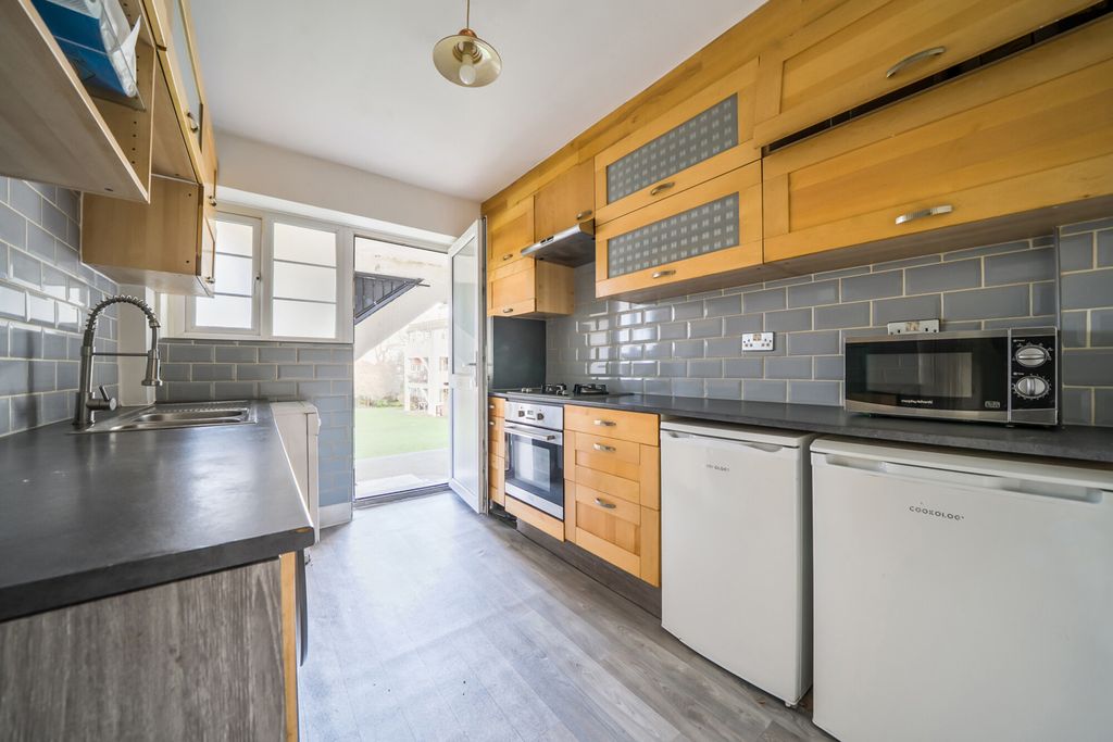 Property photo 2 of 16 Kitchen