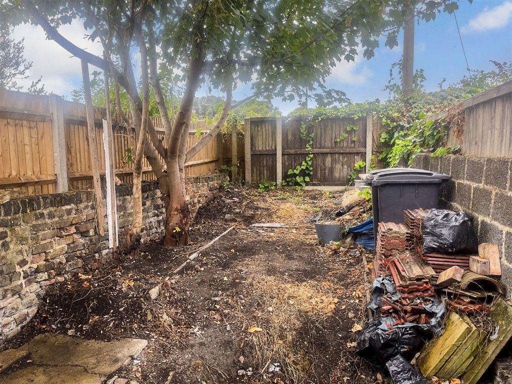 Property photo 2 of 3 Garden