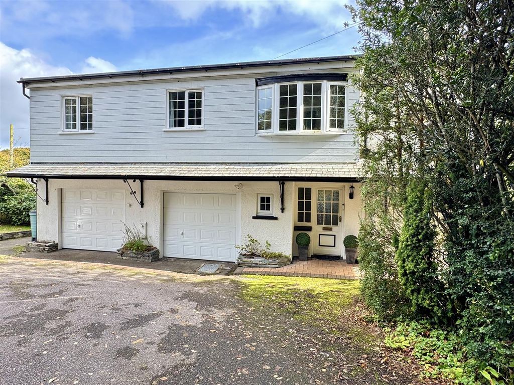 Property photo 3 of 54 Front Elevation