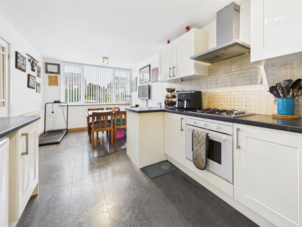 Property photo 3 of 12 Cam05510G0-Pr0115-Still010.Jpg