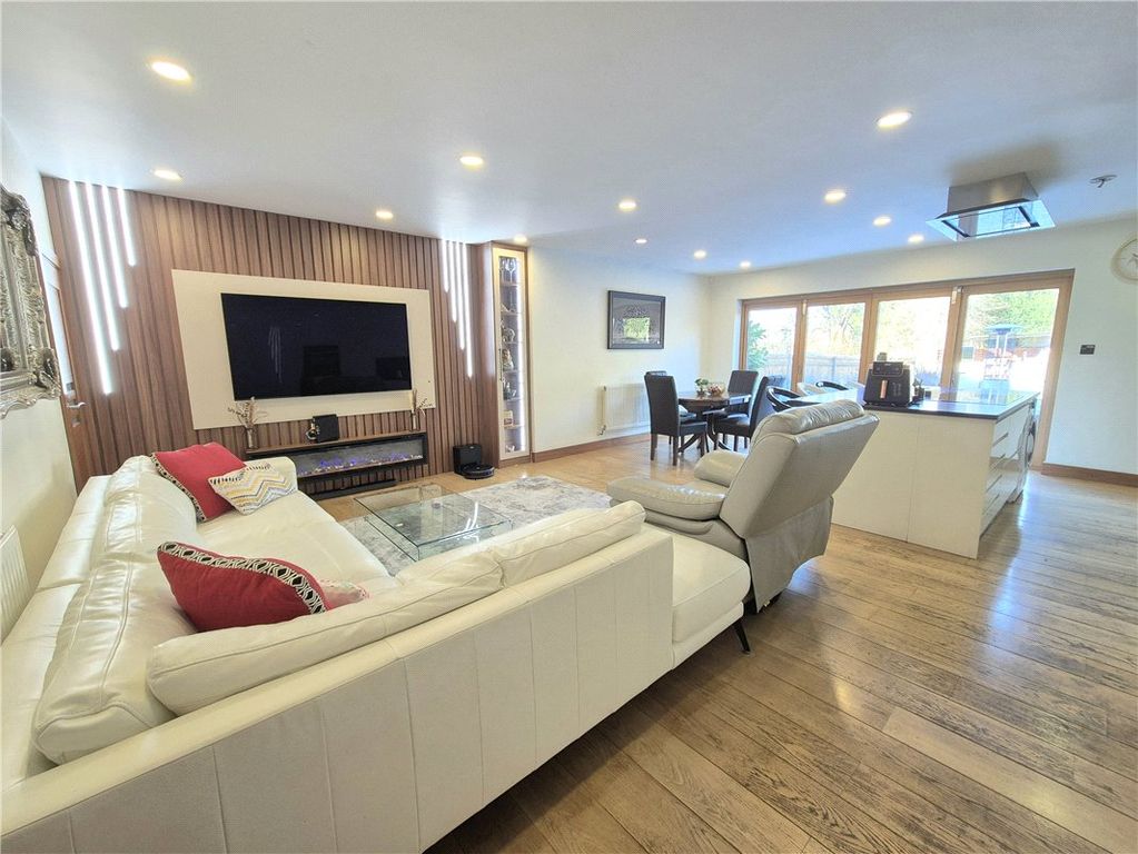 Property photo 3 of 18 Picture No. 53