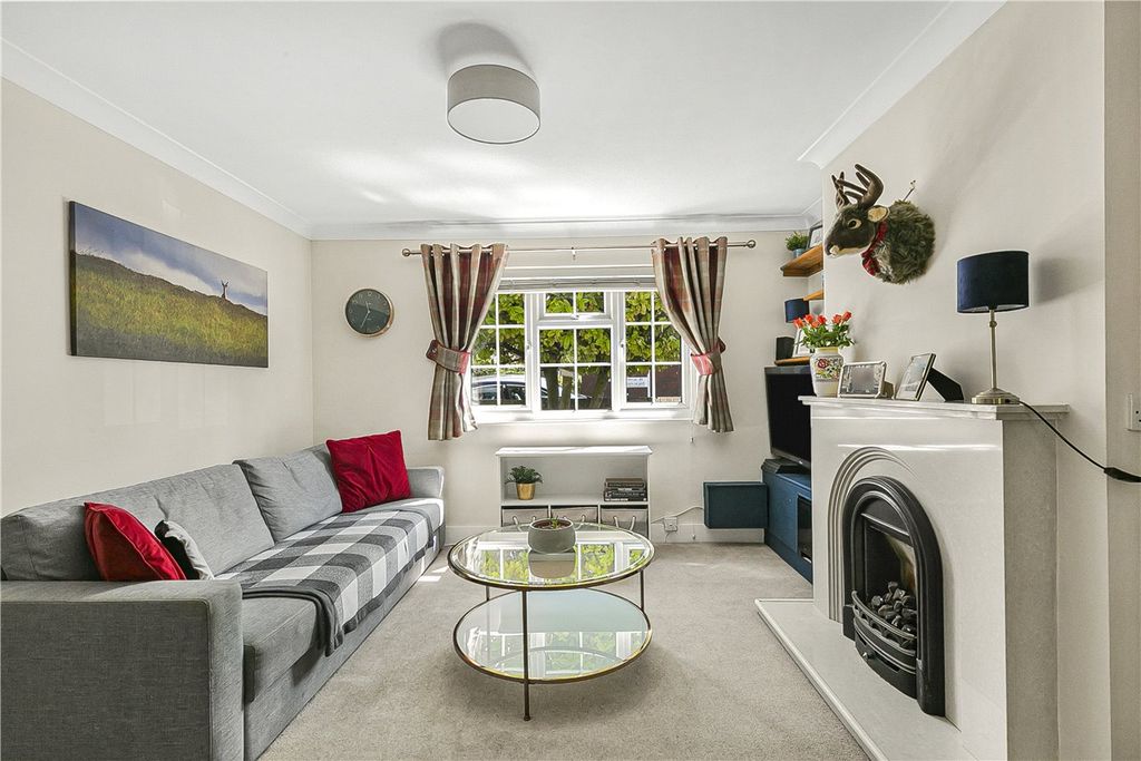 Property photo 3 of 14 Sitting Room