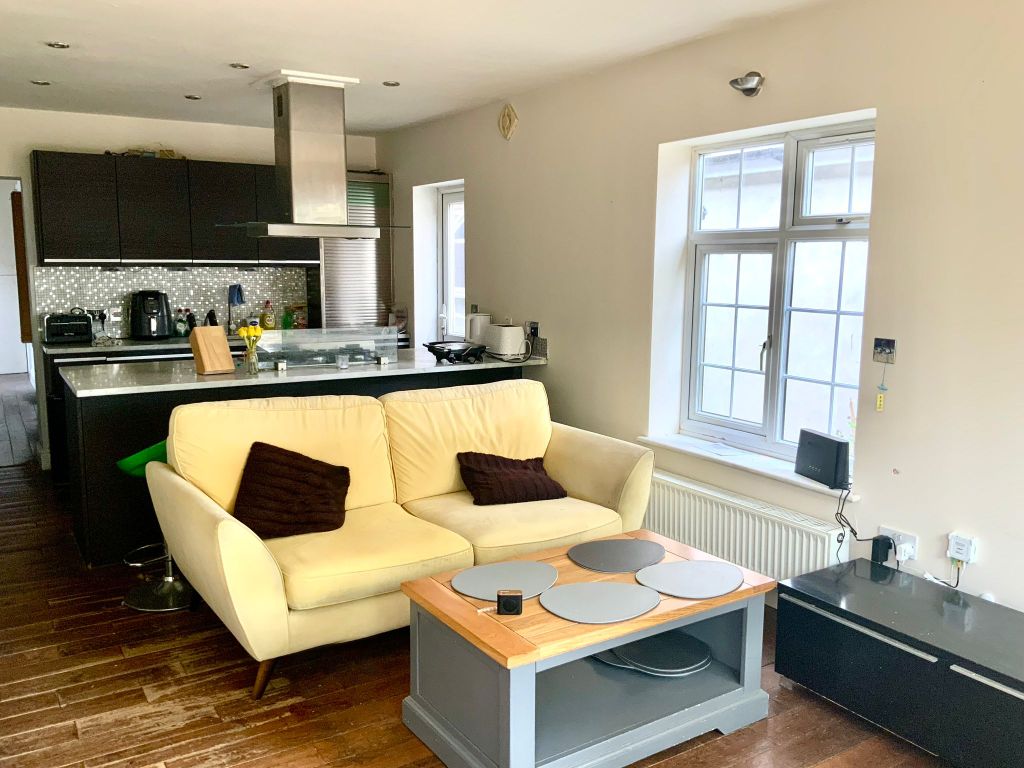 Property photo 1 of 9