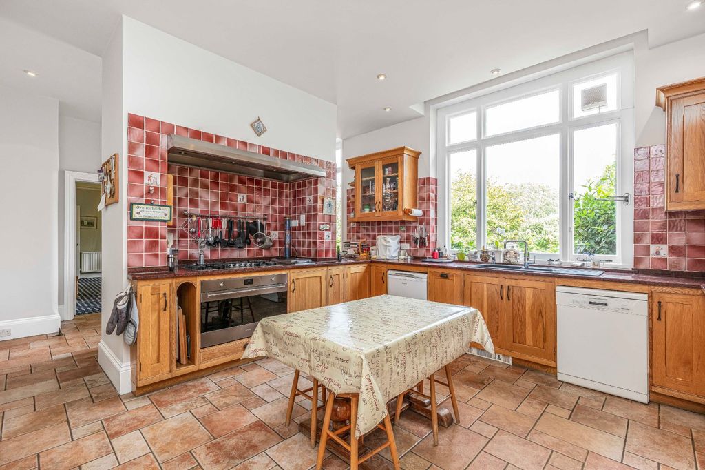 Property photo 2 of 15 Kitchen