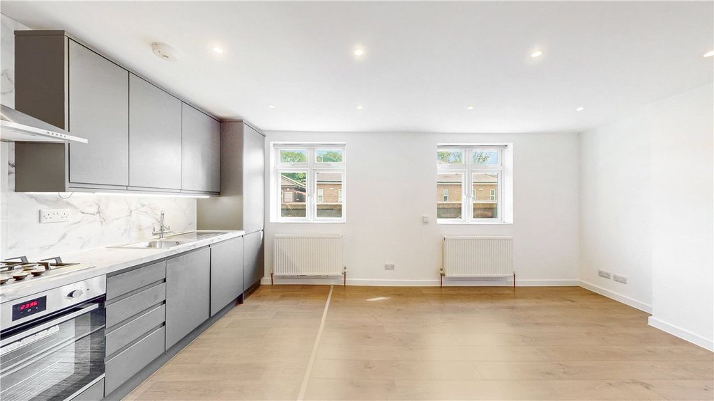 Property photo 1 of 16 Picture No. 05