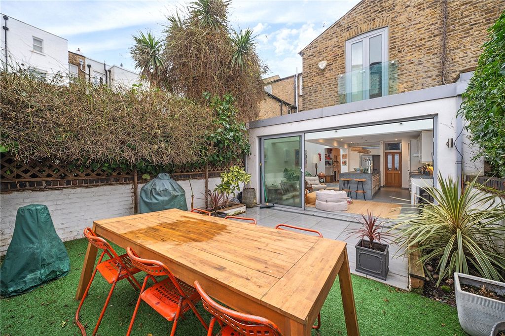 Property photo 2 of 14 Picture No. 21